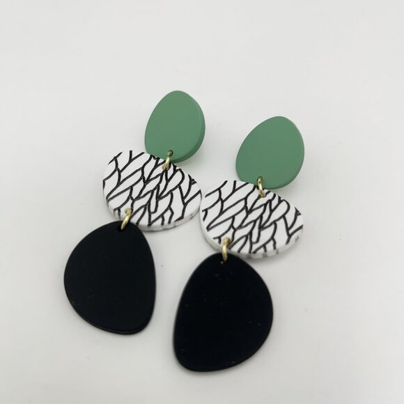 Black, white, and green leaf drop earrings - Picture 3 of 3
